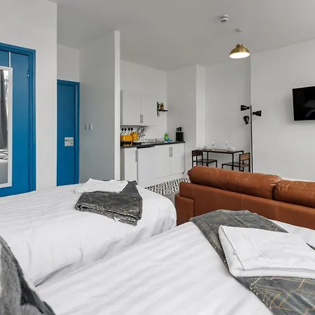 Centre 7 With Kitchenette, Free Wifi And Smart Tv By Yoko Apartment *